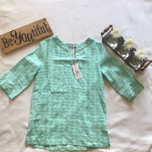 vineyard vines women’s top or a child’s tunic